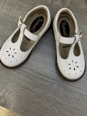 FootMates White Girls' Mary Jane Dress Shoes with Gold Buckles